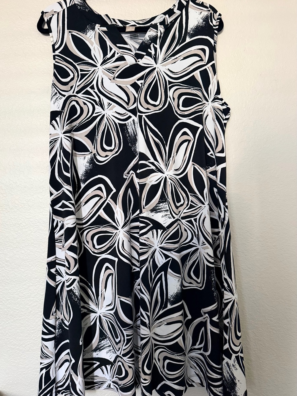 Chico’s Sleeveless Black & White Floral Swing Dress